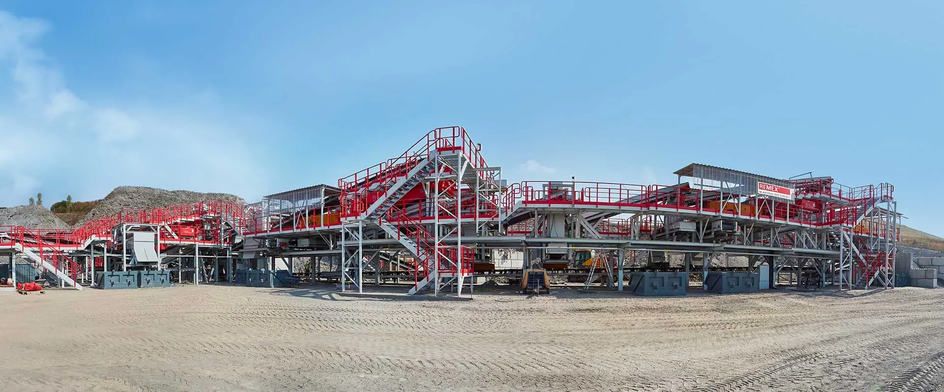 Aufbereitungsanlage der REMEX in Mannheim für Rostasche MFI Mannheim: Aufbereitungsanlage für Hausmüllverbrennungsasche