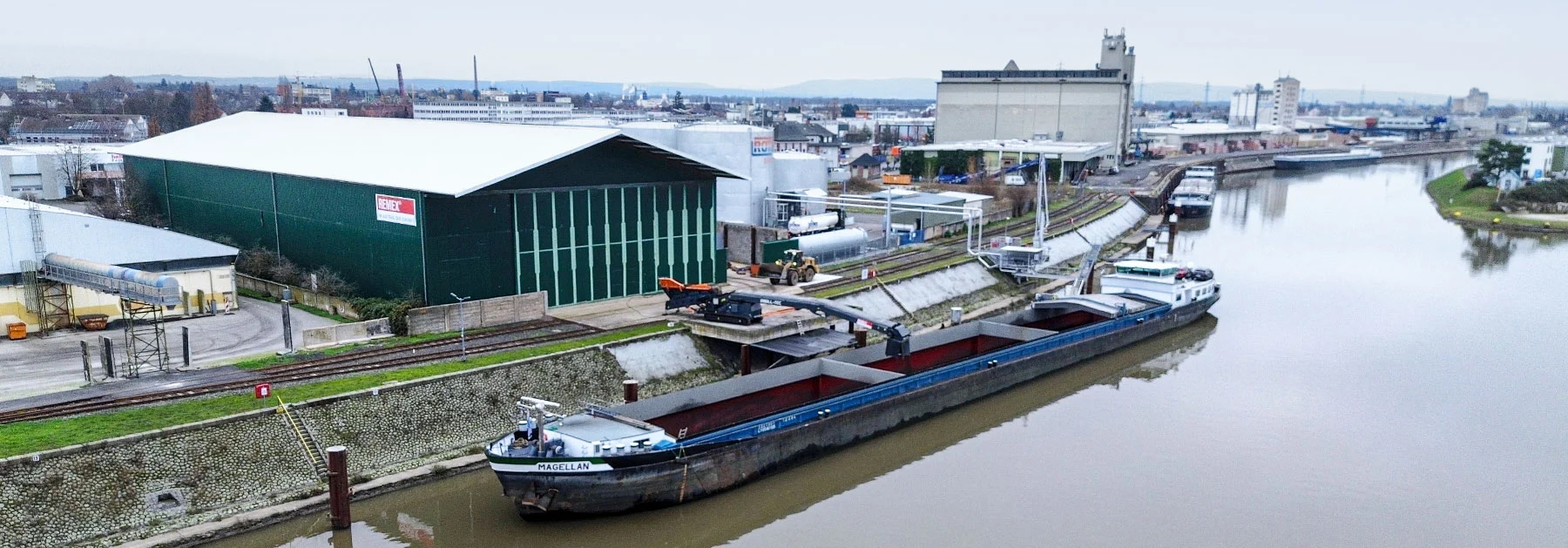 Betriebsstätte Hanau der REMEX mit Zugang zum Hafen REMEX-Betriebsstätte im Hanauer Hafen