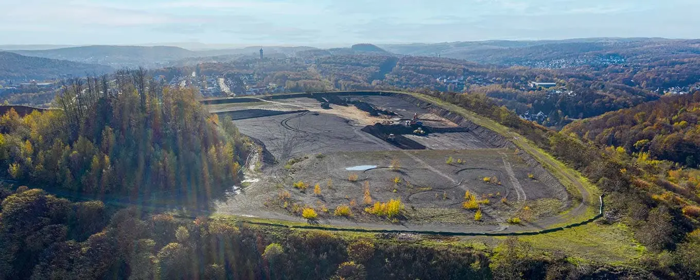 Bergehaldung Maybach: Rekultivierung unter Mitarbeit der REMEX Nutzbarmachung der Bergehalde Maybach